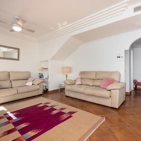 Stylish 3 Bed House 2 Bathrooms, With Patio, Roof Terrace And Communal Pool 5 Minutes Away From The Beautiful Spanish White Village Of Casares Pueblo And Only 20 Mins From The Sea Zewnętrze zdjęcie