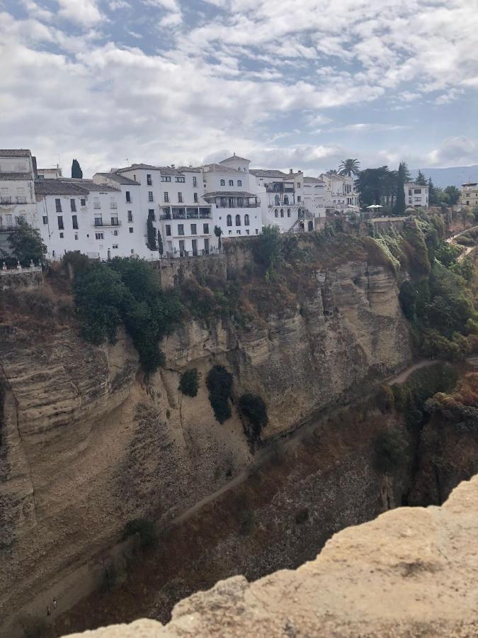 Stylish 3 Bed House 2 Bathrooms, With Patio, Roof Terrace And Communal Pool 5 Minutes Away From The Beautiful Spanish White Village Of Casares Pueblo And Only 20 Mins From The Sea Zewnętrze zdjęcie
