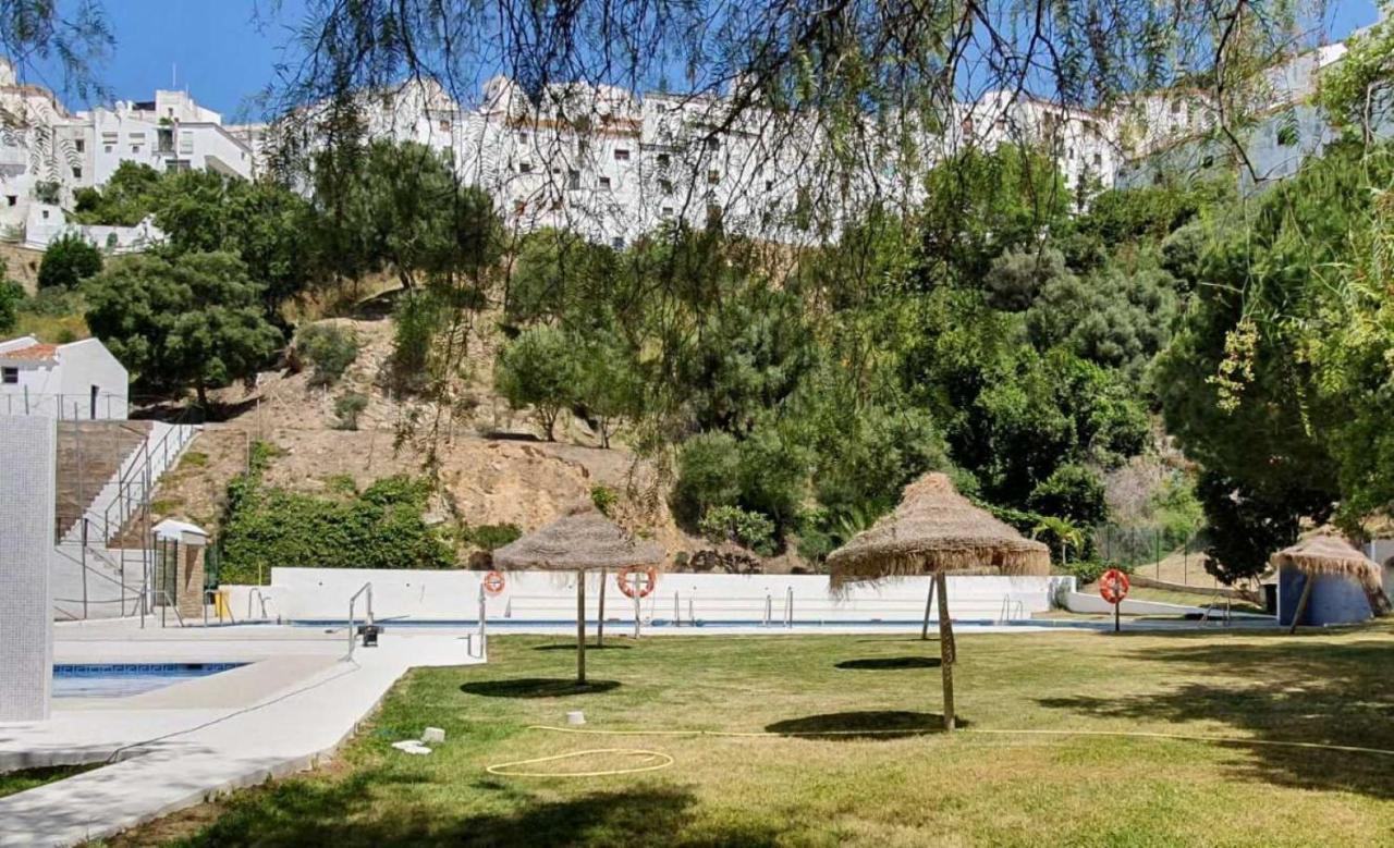 Stylish 3 Bed House 2 Bathrooms, With Patio, Roof Terrace And Communal Pool 5 Minutes Away From The Beautiful Spanish White Village Of Casares Pueblo And Only 20 Mins From The Sea Zewnętrze zdjęcie