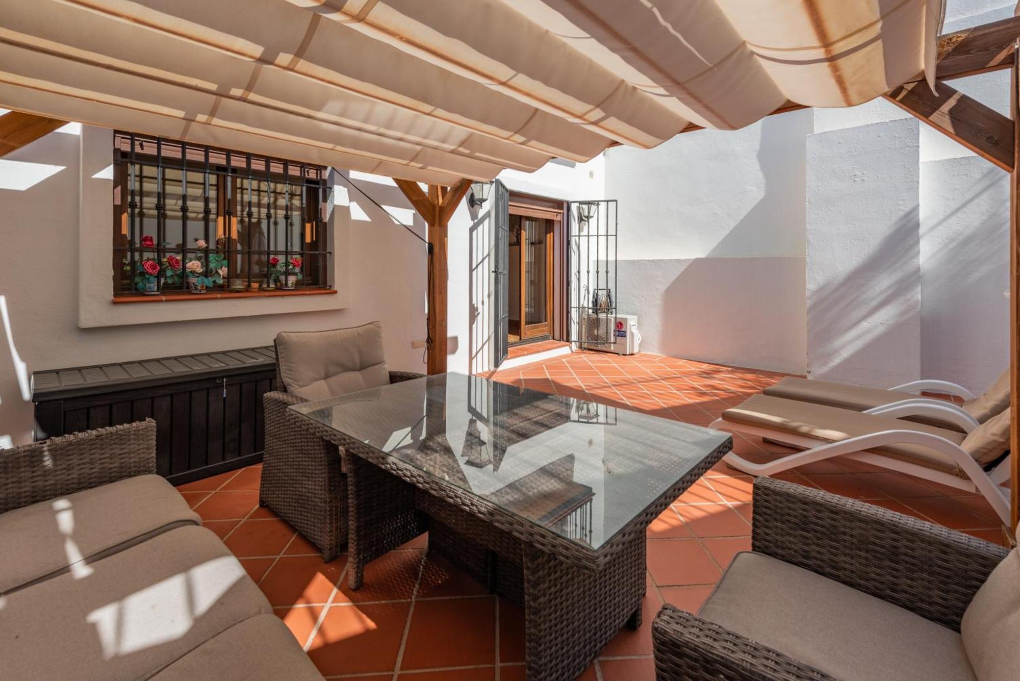 Stylish 3 Bed House 2 Bathrooms, With Patio, Roof Terrace And Communal Pool 5 Minutes Away From The Beautiful Spanish White Village Of Casares Pueblo And Only 20 Mins From The Sea Zewnętrze zdjęcie