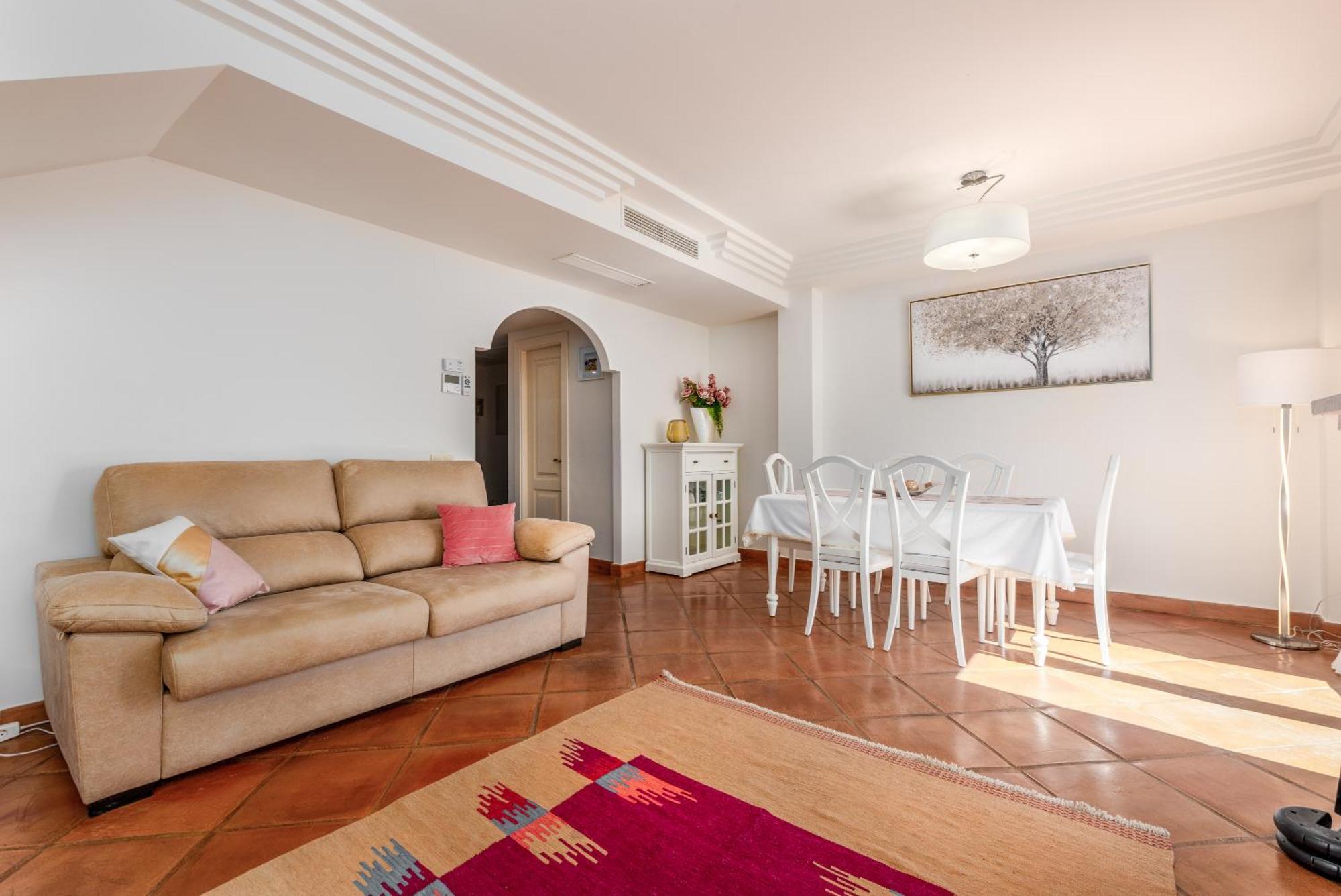 Stylish 3 Bed House 2 Bathrooms, With Patio, Roof Terrace And Communal Pool 5 Minutes Away From The Beautiful Spanish White Village Of Casares Pueblo And Only 20 Mins From The Sea Zewnętrze zdjęcie