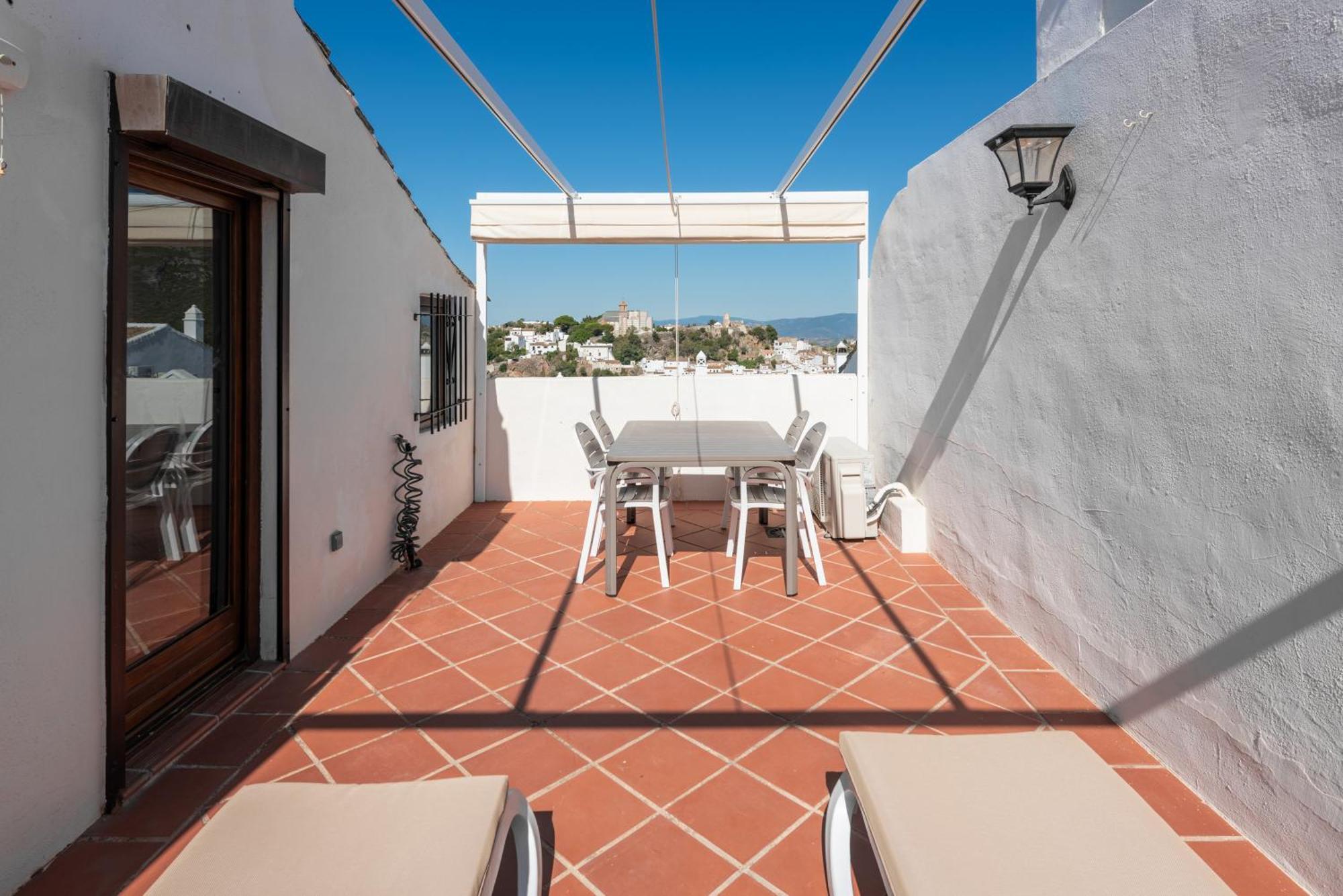Stylish 3 Bed House 2 Bathrooms, With Patio, Roof Terrace And Communal Pool 5 Minutes Away From The Beautiful Spanish White Village Of Casares Pueblo And Only 20 Mins From The Sea Zewnętrze zdjęcie
